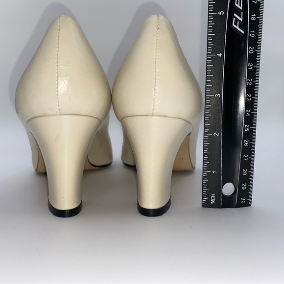 Vtg Etienne Aigner Leather Spain Taylor Classic Pumps Sz 8.5W Cream Block Heel - Picture 7 of 14